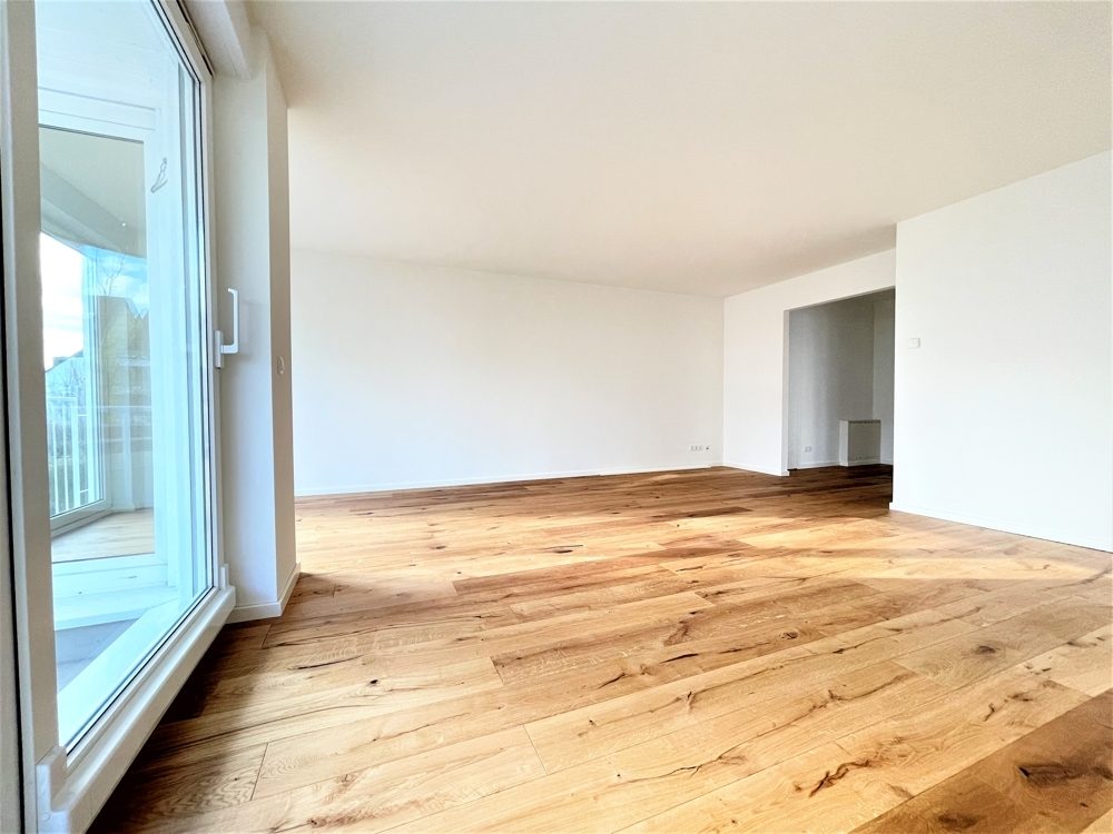 Immobilienangebot - Düsseldorf / Lörick - Alle - Repräsentative 2-Zimmer Wohnung mit Balkon in Südlage, Tageslichtbad und TG-Stellplatz!
