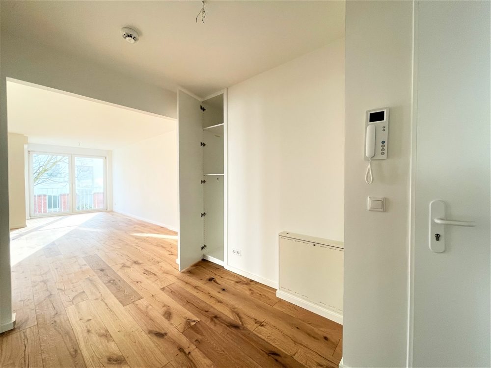 Immobilienangebot - Düsseldorf / Lörick - Alle - Repräsentative 2-Zimmer Wohnung mit Balkon in Südlage, Tageslichtbad und TG-Stellplatz!