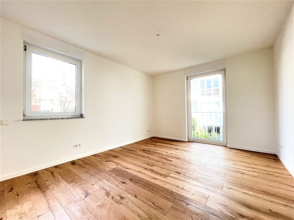 Immobilienangebot - Düsseldorf / Lörick - Alle - Repräsentative 2-Zimmer Wohnung mit Balkon in Südlage, Tageslichtbad und TG-Stellplatz!