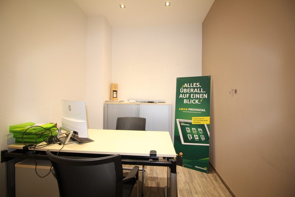 Immobilienangebot - Düsseldorf / Düsseltal - Alle - Düsseltal: Schönes Büro im Erdgeschoss mit 4 Meter Schaufenster