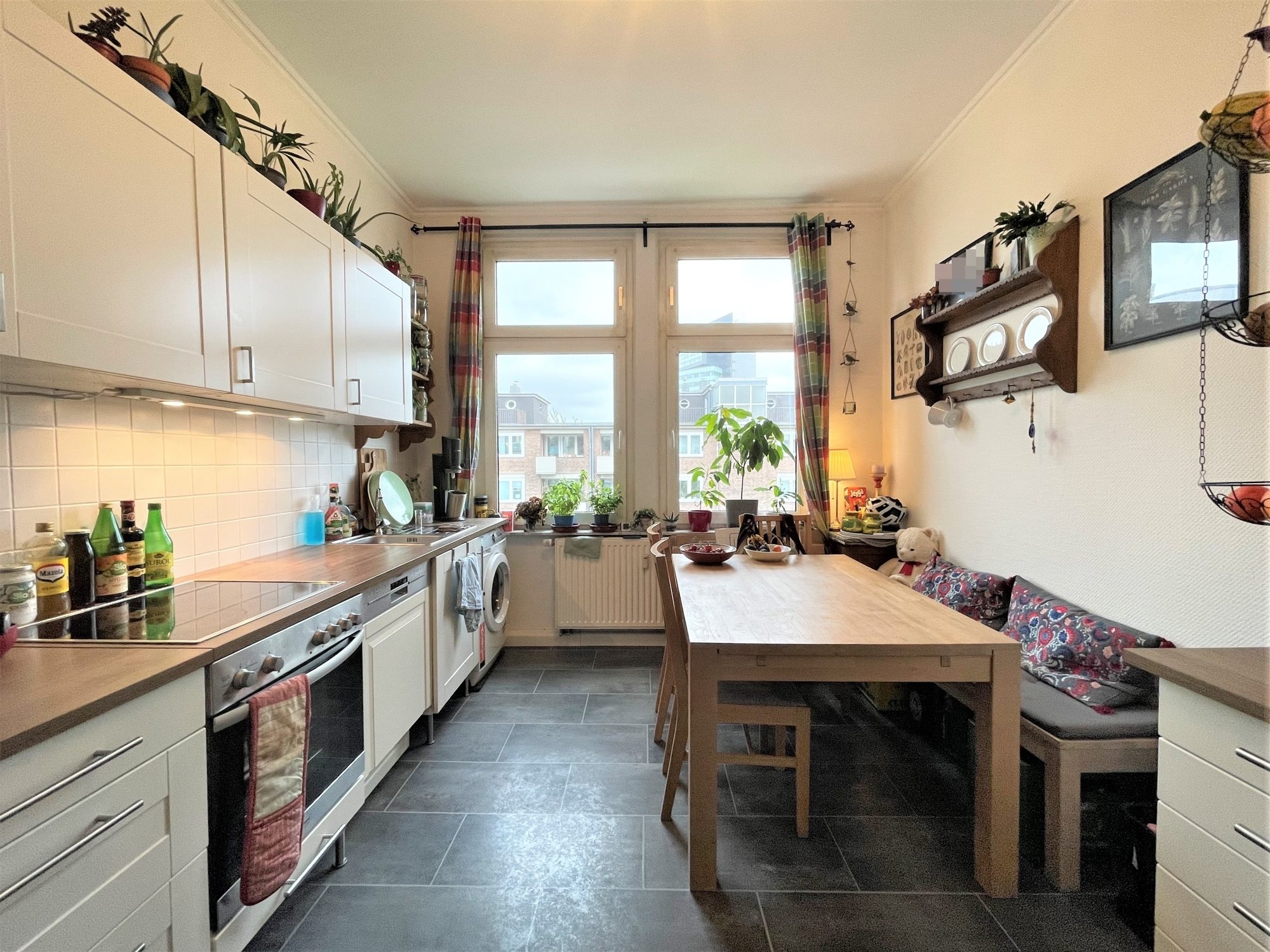 Immobilienangebot - Düsseldorf - Alle - Flingern Nord: Freundliche 2,5-Zimmer-Altbauwohnung mit hohen Decken und EBK