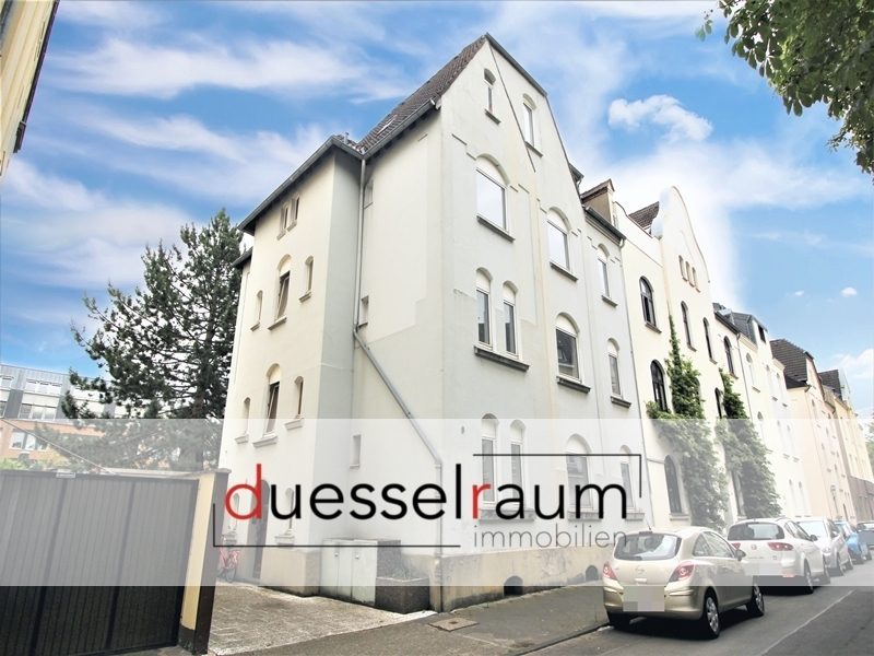 Immobilienangebot - Düsseldorf - Alle - Lörick: sanierungsbedürftiges Mehrfamilienhaus mit 8 Wohneinheiten und einem Bungalow im Hinterhof