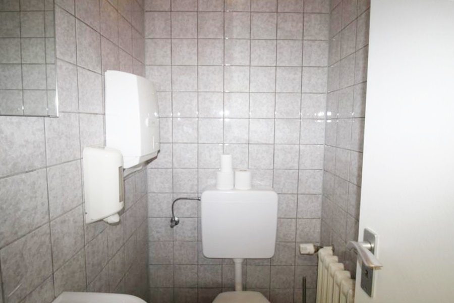 Immobilienangebot - Ratingen - Alle - Alteingesessenes Küchenstudio als attraktive Kapitalanlage
