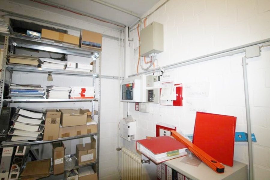 Immobilienangebot - Ratingen - Alle - Alteingesessenes Küchenstudio als attraktive Kapitalanlage