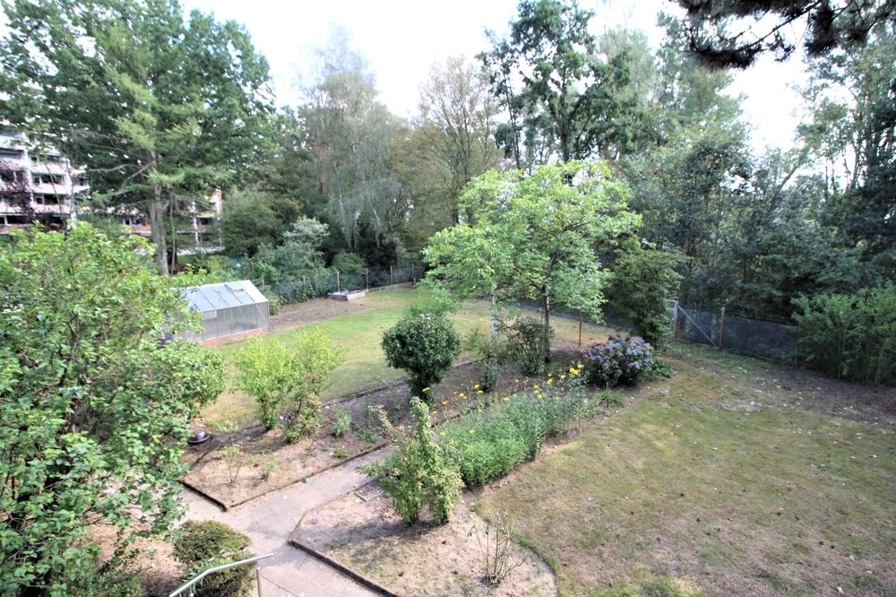 Immobilienangebot - Düsseldorf - Alle - Urdenbacher Altrhein: Dreifamilienhaus mit ca. 270 m² Wohnfläche auf ca. 1.404 m² großem Grundstück