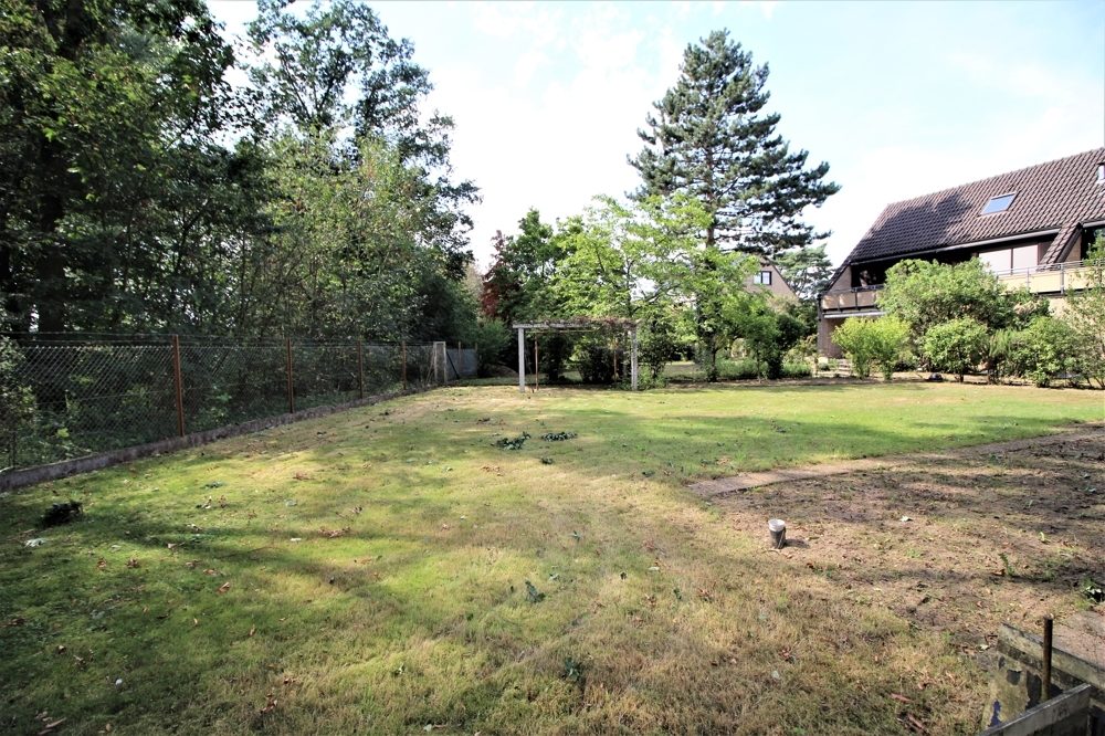 Immobilienangebot - Düsseldorf - Alle - Urdenbacher Altrhein: Dreifamilienhaus mit ca. 270 m² Wohnfläche auf ca. 1.404 m² großem Grundstück