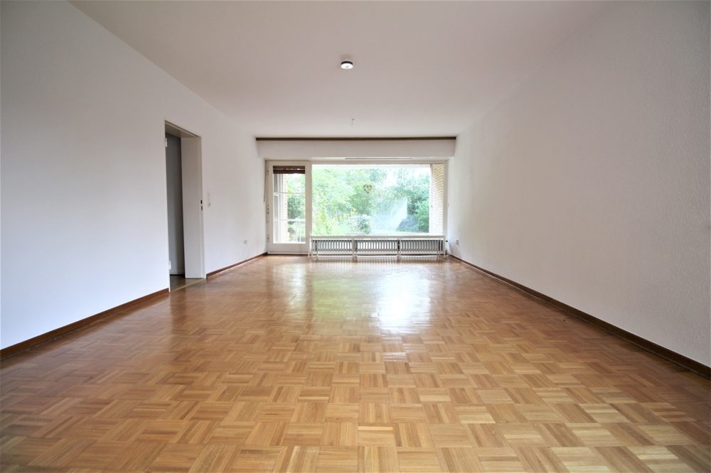 Immobilienangebot - Düsseldorf - Alle - Urdenbacher Altrhein: Dreifamilienhaus mit ca. 270 m² Wohnfläche auf ca. 1.404 m² großem Grundstück