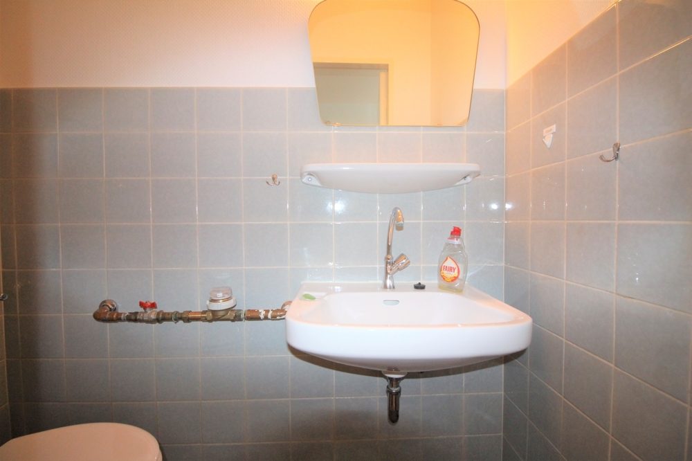 Immobilienangebot - Düsseldorf - Alle - Urdenbacher Altrhein: Dreifamilienhaus mit ca. 270 m² Wohnfläche auf ca. 1.404 m² großem Grundstück