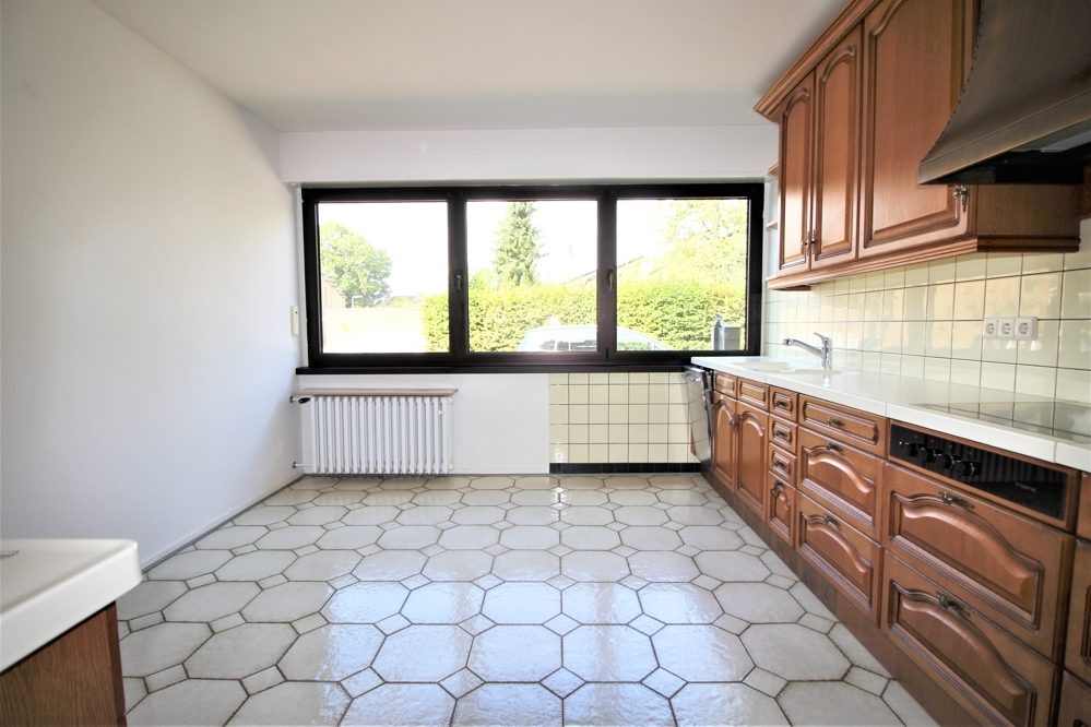 Immobilienangebot - Düsseldorf - Alle - Urdenbacher Altrhein: Dreifamilienhaus mit ca. 270 m² Wohnfläche auf ca. 1.404 m² großem Grundstück