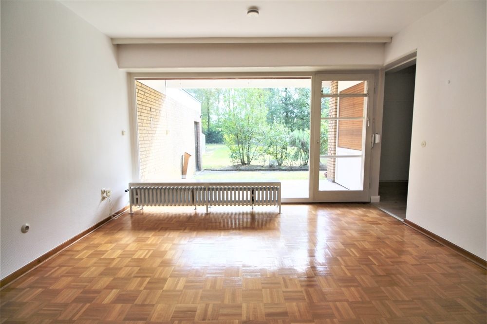 Immobilienangebot - Düsseldorf - Alle - Urdenbacher Altrhein: Dreifamilienhaus mit ca. 270 m² Wohnfläche auf ca. 1.404 m² großem Grundstück