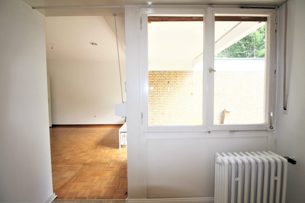 Immobilienangebot - Düsseldorf - Alle - Urdenbacher Altrhein: Dreifamilienhaus mit ca. 270 m² Wohnfläche auf ca. 1.404 m² großem Grundstück