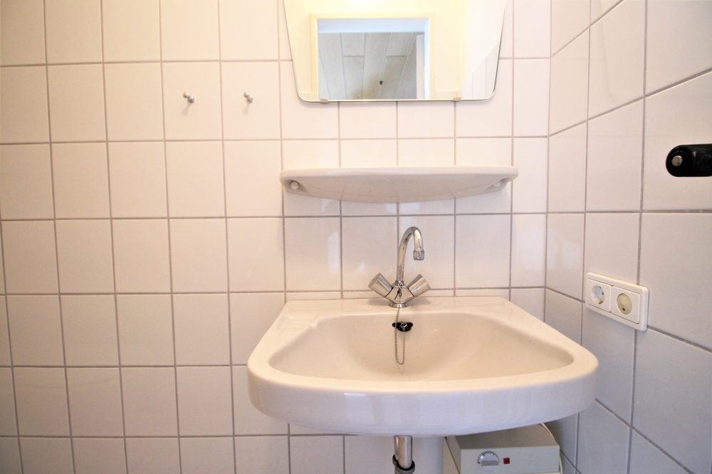 Immobilienangebot - Düsseldorf - Alle - Urdenbacher Altrhein: Dreifamilienhaus mit ca. 270 m² Wohnfläche auf ca. 1.404 m² großem Grundstück