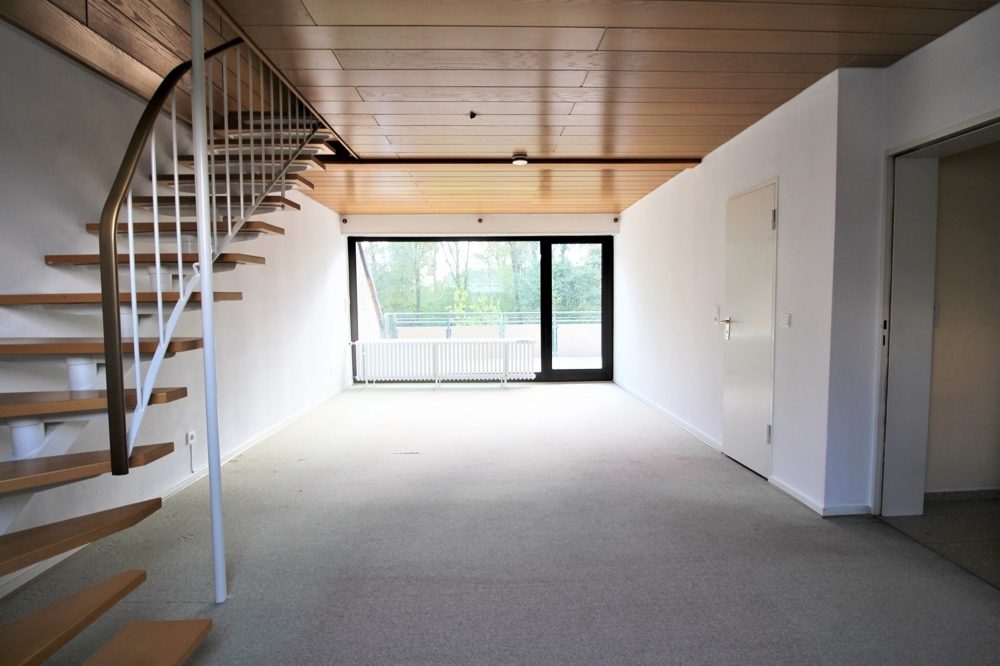Immobilienangebot - Düsseldorf - Alle - Urdenbacher Altrhein: Dreifamilienhaus mit ca. 270 m² Wohnfläche auf ca. 1.404 m² großem Grundstück