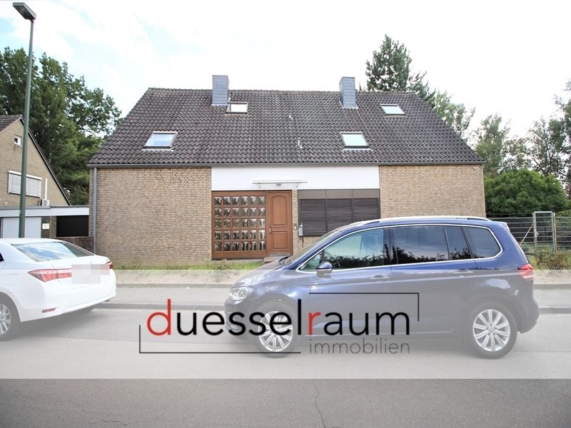 Immobilienangebot - Düsseldorf - Alle - Urdenbacher Altrhein: Dreifamilienhaus mit ca. 270 m² Wohnfläche auf ca. 1.404 m² großem Grundstück