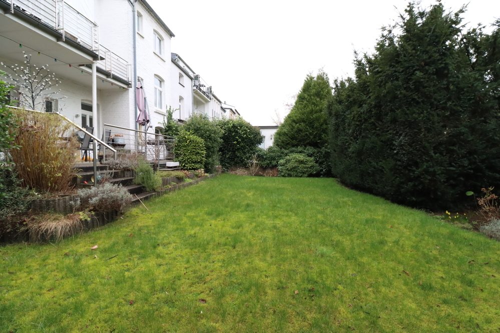 Immobilienangebot - Düsseldorf / Gerresheim - Alle - Gerresheim: zwei gepflegte Dreifamilienhäuser im Paket mit insgesamt 6 Wohneinheiten in guter Lage
