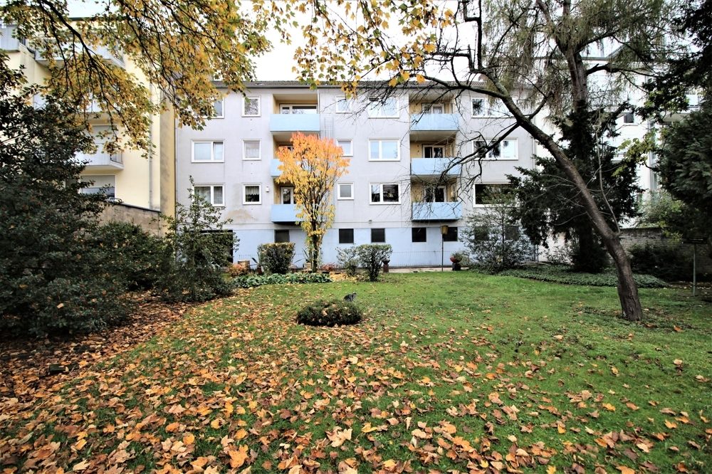 Immobilienangebot - Köln - Alle - Sülz: Mehrfamilienhaus mit 9 Wohneinheiten, davon 5 vermietet mit 6 TG- Stellplätzen