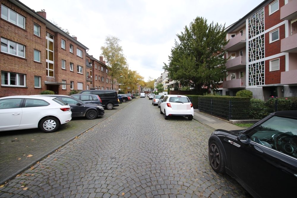 Immobilienangebot - Köln - Alle - Sülz: Mehrfamilienhaus mit 9 Wohneinheiten, davon 5 vermietet mit 6 TG- Stellplätzen
