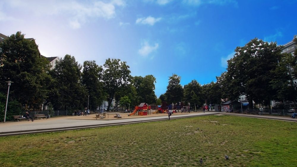 Immobilienangebot - Düsseldorf - Alle - Fürstenplatz: attraktives Mehrfamilienhaus mit einem Gewerbe und 16 Wohneinheiten in guter Lage
