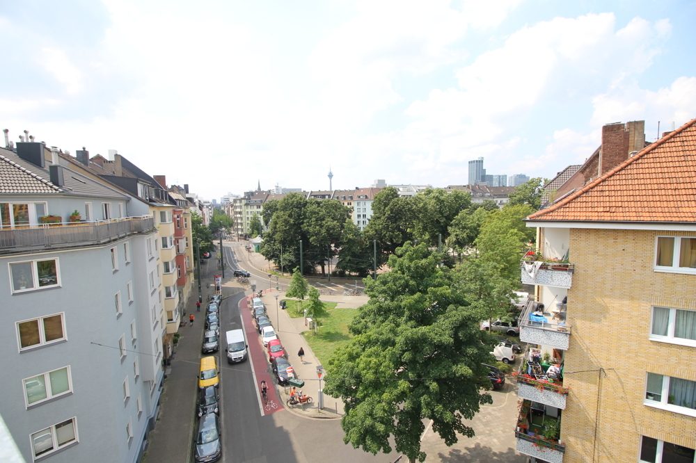 Immobilienangebot - Düsseldorf - Alle - Fürstenplatz: attraktives Mehrfamilienhaus mit einem Gewerbe und 16 Wohneinheiten in guter Lage