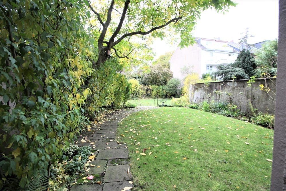 Immobilienangebot - Düsseldorf - Alle - Mehrfamilienhaus mit 4 Wohneinheiten Garten  in Top-Lage in Oberkassel