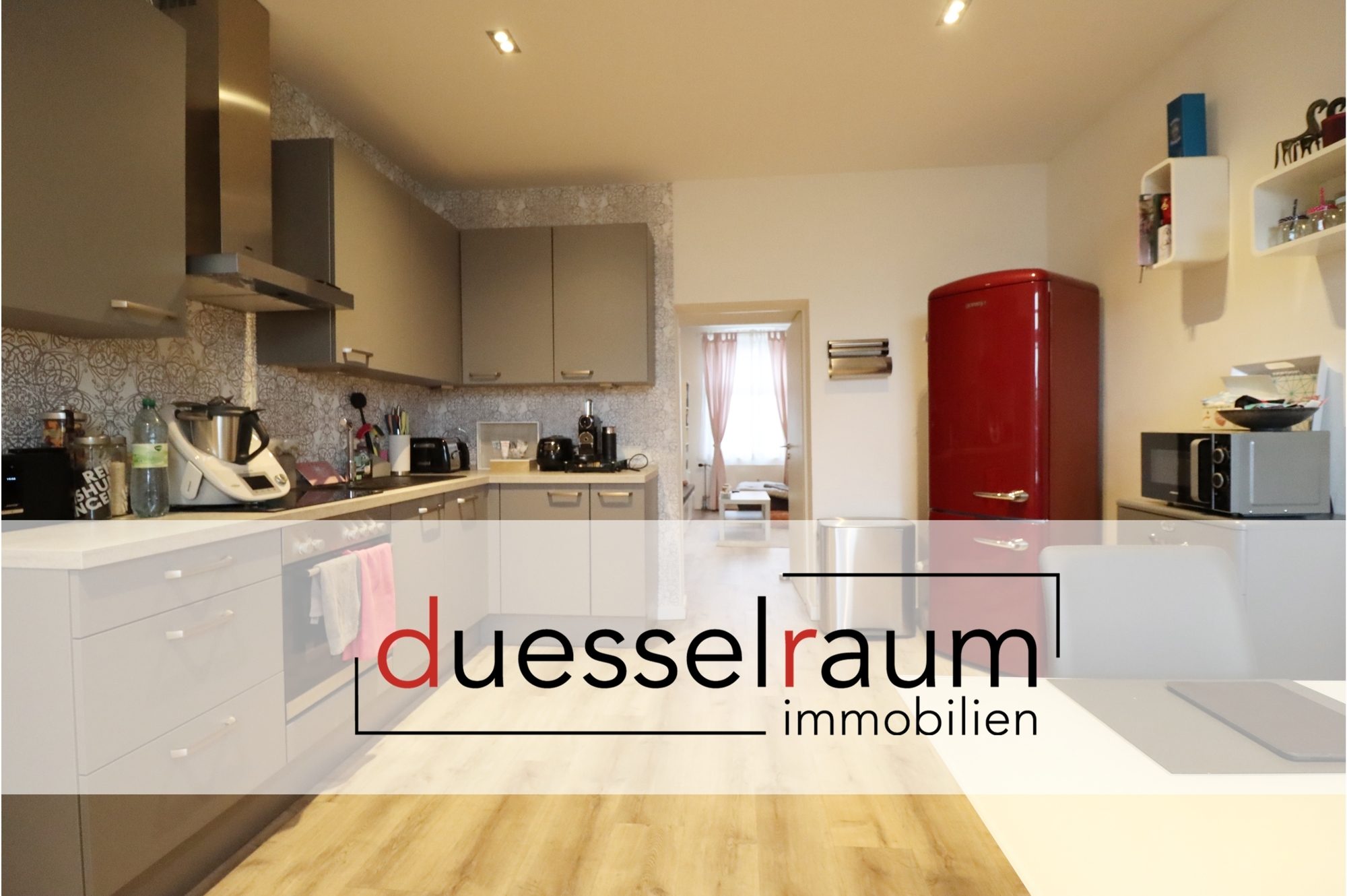 Immobilienangebot - Düsseldorf - Alle - Bilk: moderne und gut geschnittene 4-Zimmerwohnung mit Einbauküche und Balkon im 3. OG in Top-Lage!