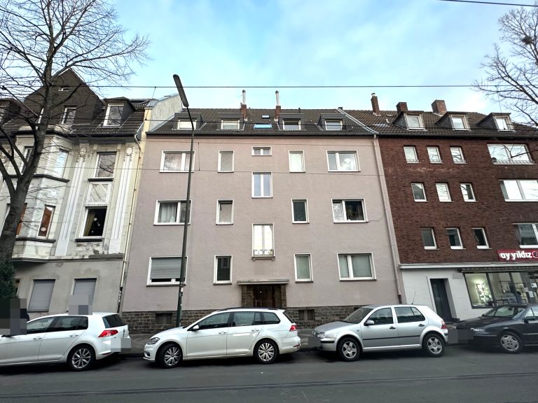 Immobilienangebot - Düsseldorf - Alle - frisch renovierte 2-Zimmer mit Balkon in attraktiver Lage von Düsseldorf-Eller