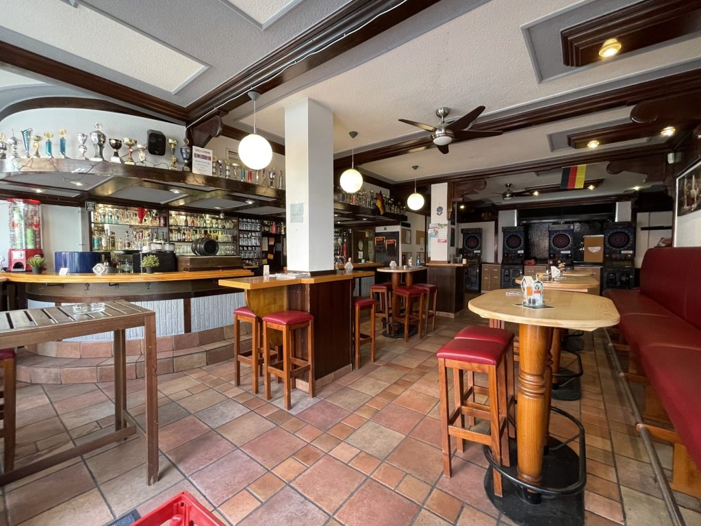 Immobilienangebot - Düsseldorf - Alle - Flingern-Nord: Gastromen aufgepasst! Großzügige Gaststätte in frequentierter Lage inkl. Kundenstamm.