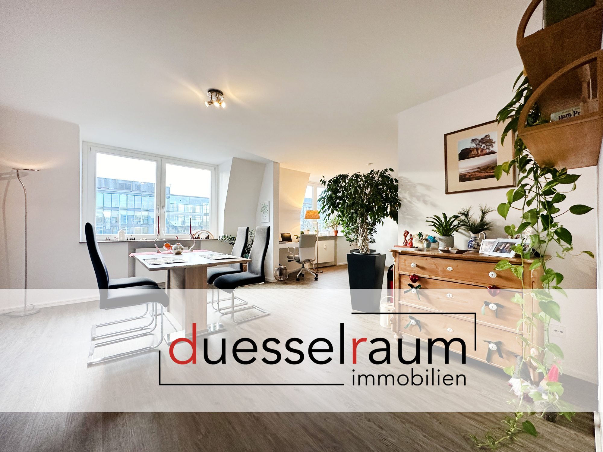 Immobilienangebot - Düsseldorf - Alle - Pempelfort: Hochwertig kernsanierte Wohnung mit Einbauküche und Balkon in sehr beliebter Lage!