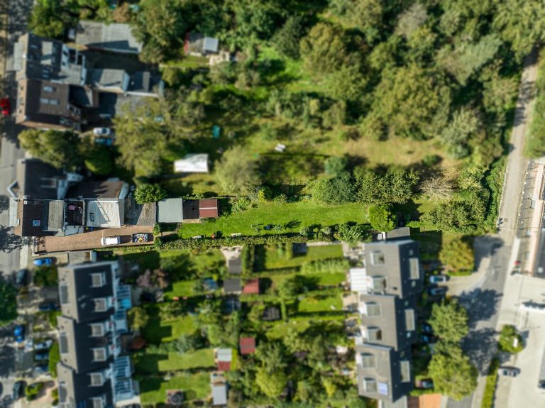 Immobilienangebot - Düsseldorf - Alle - Benrath: Traditionsreiches Zweifamilienhaus in ruhiger und verkehrsberuhigter Lage mit Gartenidylle!