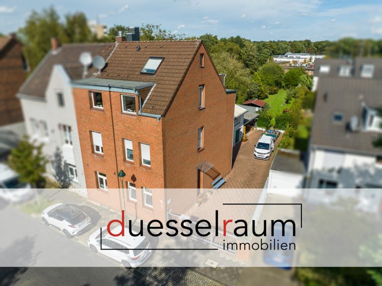 Immobilienangebot - Düsseldorf - Alle - Benrath: Traditionsreiches Zweifamilienhaus in ruhiger und verkehrsberuhigter Lage mit Gartenidylle!