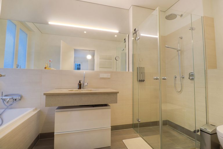 Immobilienangebot - Düsseldorf - Alle - Heinrich-Heine-Gärten: exklusive 5-Zimmer mit TG-Stellplatz, Terrasse, Garten & Balkon in Top-Lage!