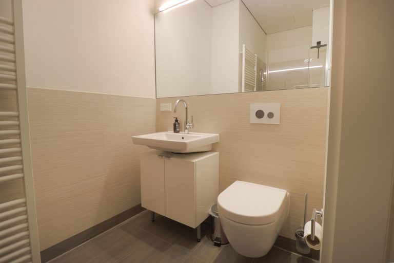 Immobilienangebot - Düsseldorf - Alle - Heinrich-Heine-Gärten: exklusive 5-Zimmer mit TG-Stellplatz, Terrasse, Garten & Balkon in Top-Lage!