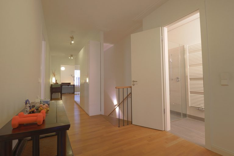 Immobilienangebot - Düsseldorf - Alle - Heinrich-Heine-Gärten: exklusive 5-Zimmer mit TG-Stellplatz, Terrasse, Garten & Balkon in Top-Lage!