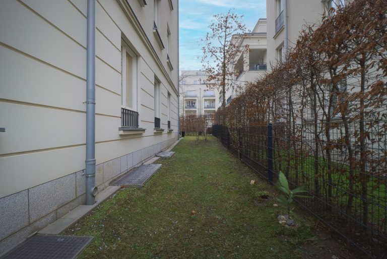 Immobilienangebot - Düsseldorf - Alle - Heinrich-Heine-Gärten: exklusive 5-Zimmer mit TG-Stellplatz, Terrasse, Garten & Balkon in Top-Lage!