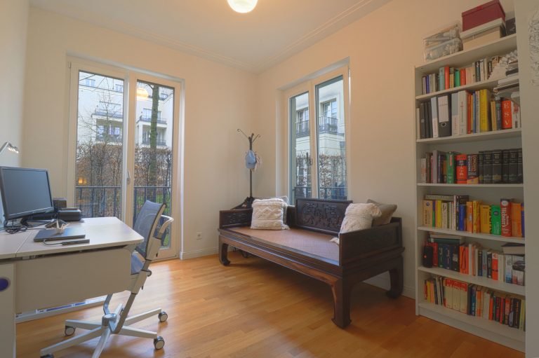 Immobilienangebot - Düsseldorf - Alle - Heinrich-Heine-Gärten: exklusive 5-Zimmer mit TG-Stellplatz, Terrasse, Garten & Balkon in Top-Lage!