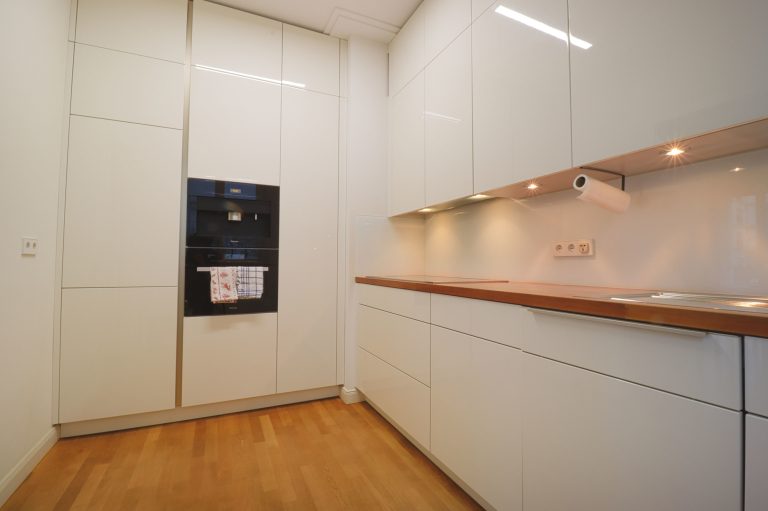 Immobilienangebot - Düsseldorf - Alle - Heinrich-Heine-Gärten: exklusive 5-Zimmer mit TG-Stellplatz, Terrasse, Garten & Balkon in Top-Lage!
