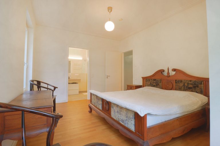 Immobilienangebot - Düsseldorf - Alle - Heinrich-Heine-Gärten: exklusive 5-Zimmer mit TG-Stellplatz, Terrasse, Garten & Balkon in Top-Lage!