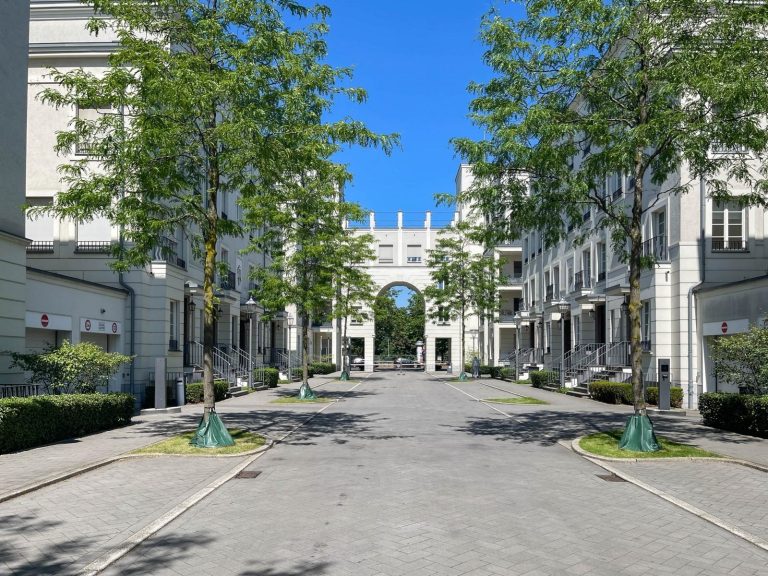 Immobilienangebot - Düsseldorf - Alle - Heinrich-Heine-Gärten: exklusive 5-Zimmer mit TG-Stellplatz, Terrasse, Garten & Balkon in Top-Lage!