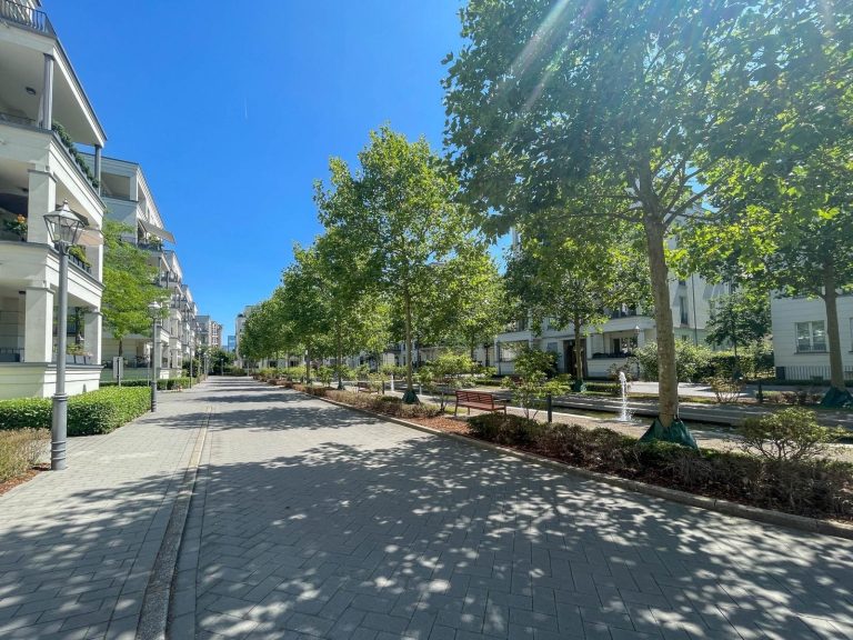 Immobilienangebot - Düsseldorf - Alle - Heinrich-Heine-Gärten: exklusive 5-Zimmer mit TG-Stellplatz, Terrasse, Garten & Balkon in Top-Lage!