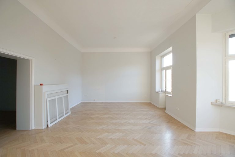 Immobilienangebot - Düsseldorf / Altstadt - Alle - Carlstadt: einzigartiger Blick auf den Spee'schen Graben! 3-Zimmer-Altbauwohnung in begehrter Lage