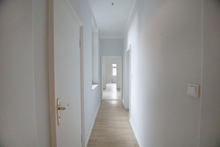 Immobilienangebot - Düsseldorf / Altstadt - Alle - Carlstadt: einzigartiger Blick auf den Spee'schen Graben! 3-Zimmer-Altbauwohnung in begehrter Lage