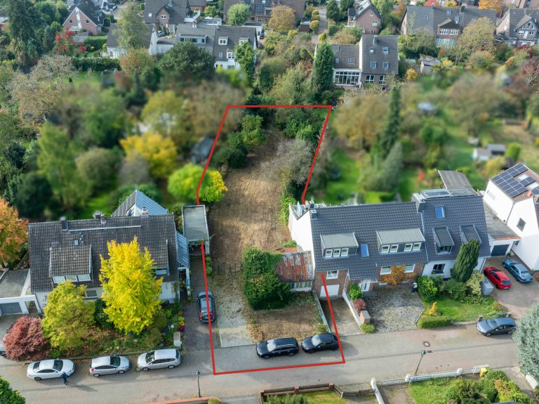 Immobilienangebot - Düsseldorf - Alle - Wersten: 758 m² großes Baugrundstück in ruhiger Lage
