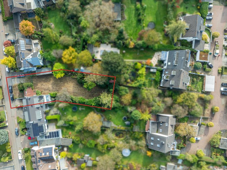 Immobilienangebot - Düsseldorf - Alle - Wersten: 758 m² großes Baugrundstück in ruhiger Lage