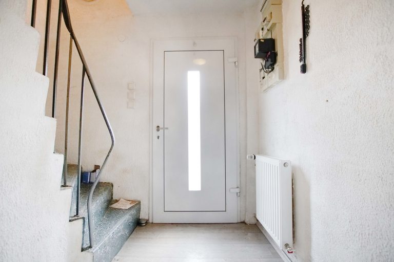 Immobilienangebot - Düsseldorf - Alle - Reihenendhaus in Unterrath mit viel Potenzial: Sanierungsbedürftig mit Garten & Stellplatz