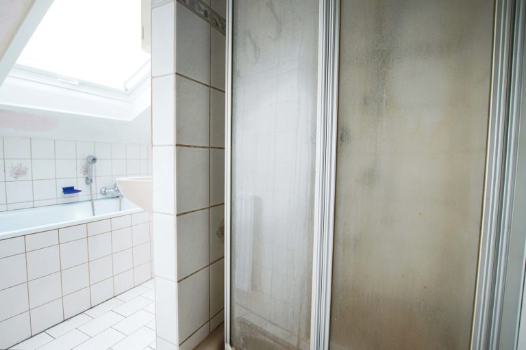 Immobilienangebot - Düsseldorf - Alle - Reihenendhaus in Unterrath mit viel Potenzial: Sanierungsbedürftig mit Garten & Stellplatz