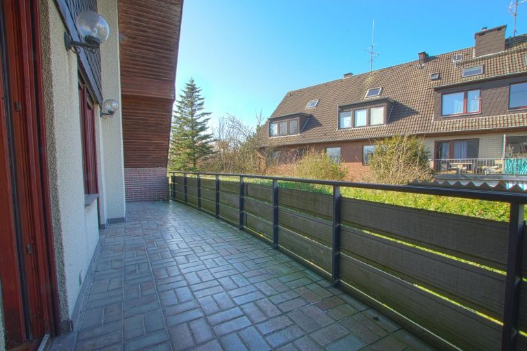 Immobilienangebot - Düsseldorf - Alle - Oberbilk: Freistehend & großzügig - Willkommen in Ihrem Zuhause! Toller Garten, Alarmanlage & Garage
