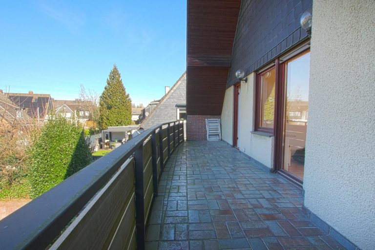 Immobilienangebot - Düsseldorf - Alle - Oberbilk: Freistehend & großzügig - Willkommen in Ihrem Zuhause! Toller Garten, Alarmanlage & Garage