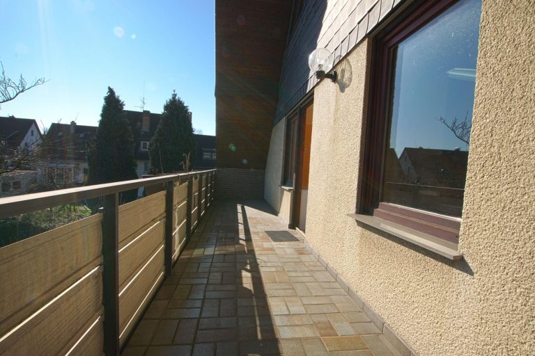 Immobilienangebot - Düsseldorf - Alle - Oberbilk: Freistehend & großzügig - Willkommen in Ihrem Zuhause! Toller Garten, Alarmanlage & Garage