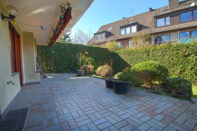 Immobilienangebot - Düsseldorf - Alle - Oberbilk: Freistehend & großzügig - Willkommen in Ihrem Zuhause! Toller Garten, Alarmanlage & Garage
