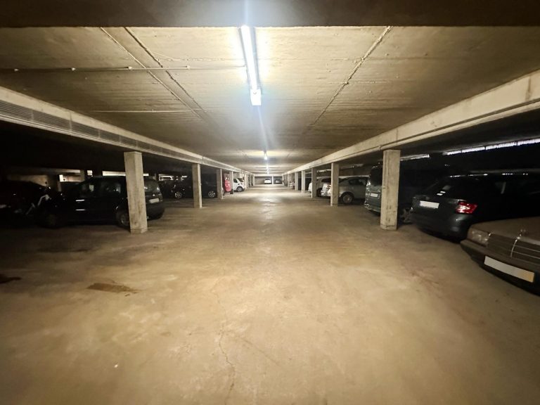Immobilienangebot - Düsseldorf - Alle - Reisholz: Zwei ETWs im Paket in gepflegtem MFH als Kapitalanlage - Balkone und TG-Stellplätze on top